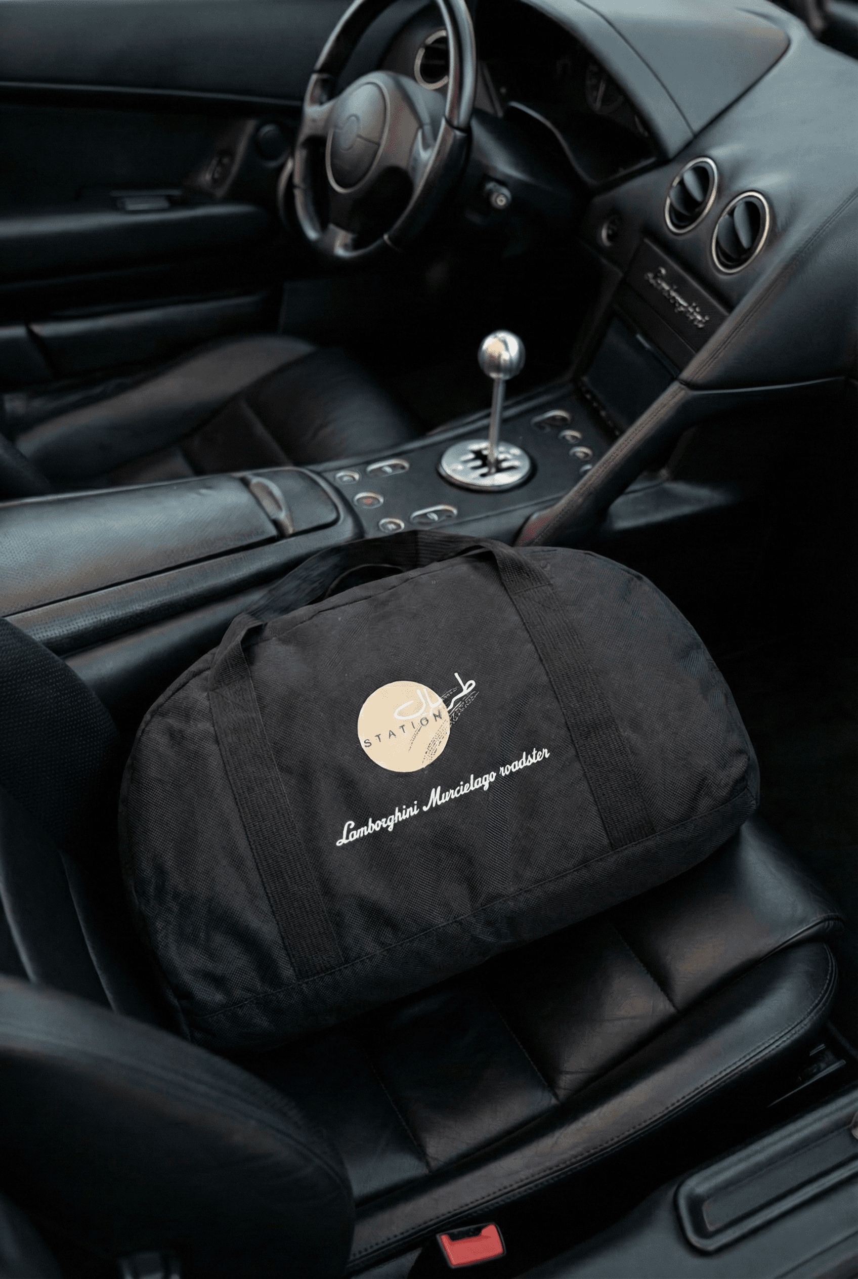 Lamborghini Murciélago Roadster with Premium Cover